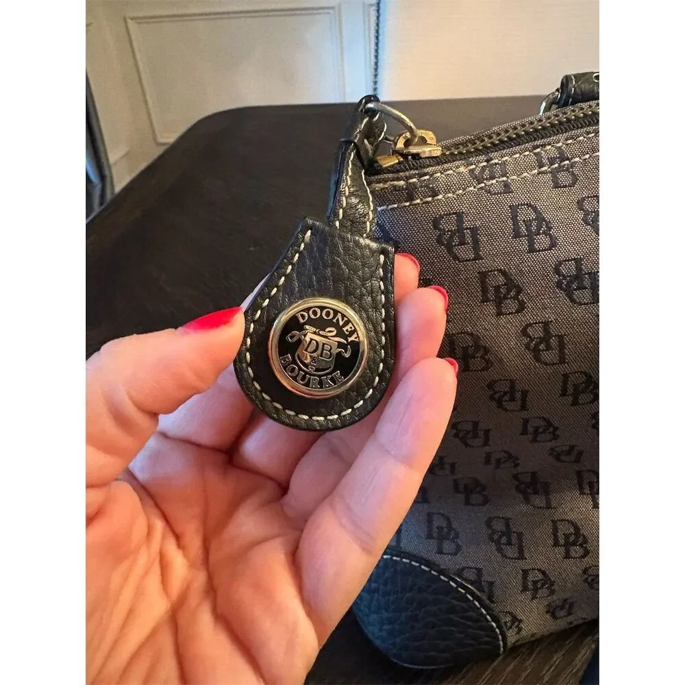 Dooney & Bourke Vintage Classic Women's Monogram Canvas Shoulder Bag Black/Gray - Picture 5 of 11